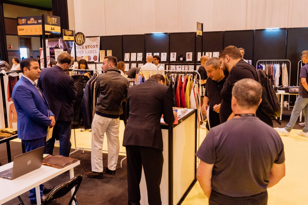 Interior da feira de têxteis ITF Intertex Portugal.