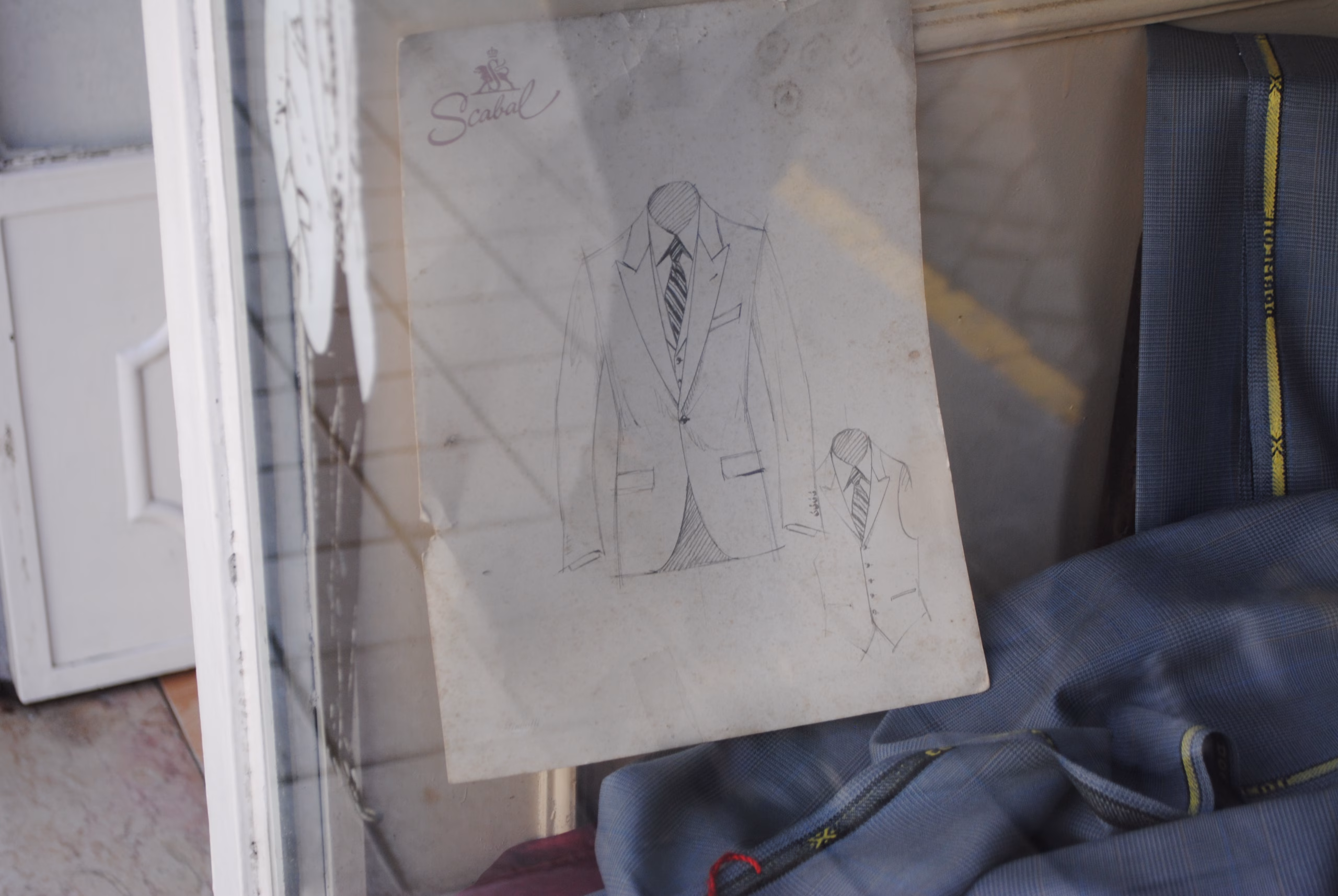 Desenho de um casaco da Alfaiataria A. Teixeira de Sousa