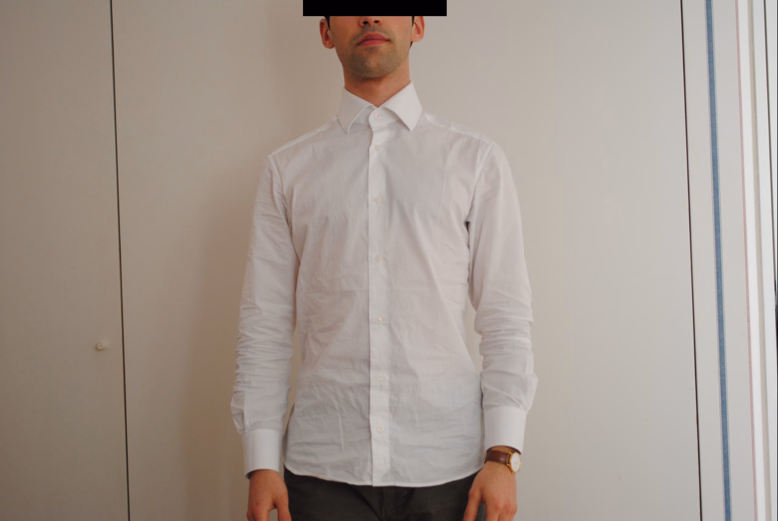 Frente de uma camisa branca de algodão da Fidúcia.