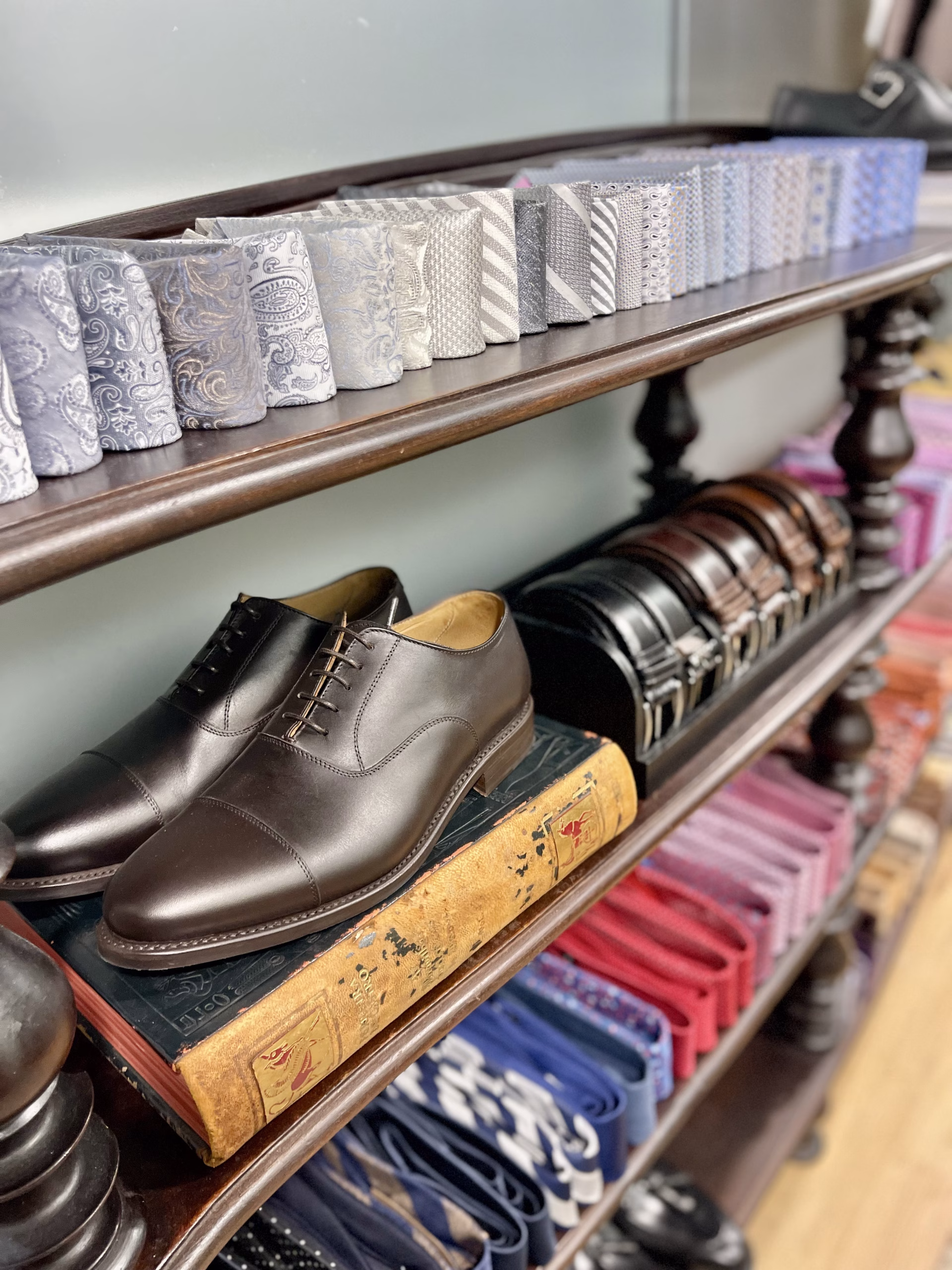 Gravatas, sapatos e acessórios da Zebra of Portugal.