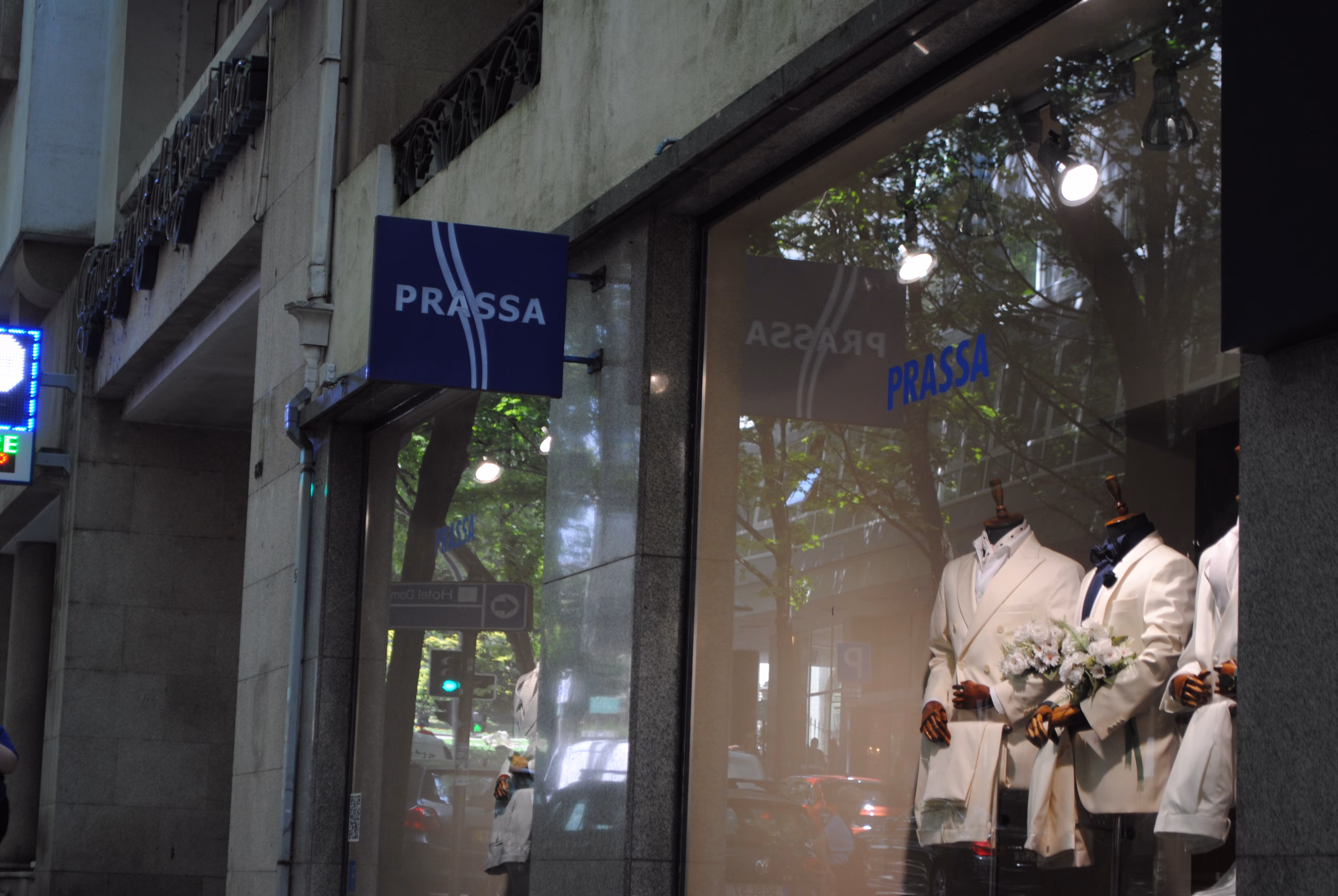 Sinal da loja Prassa Cerimónia.
