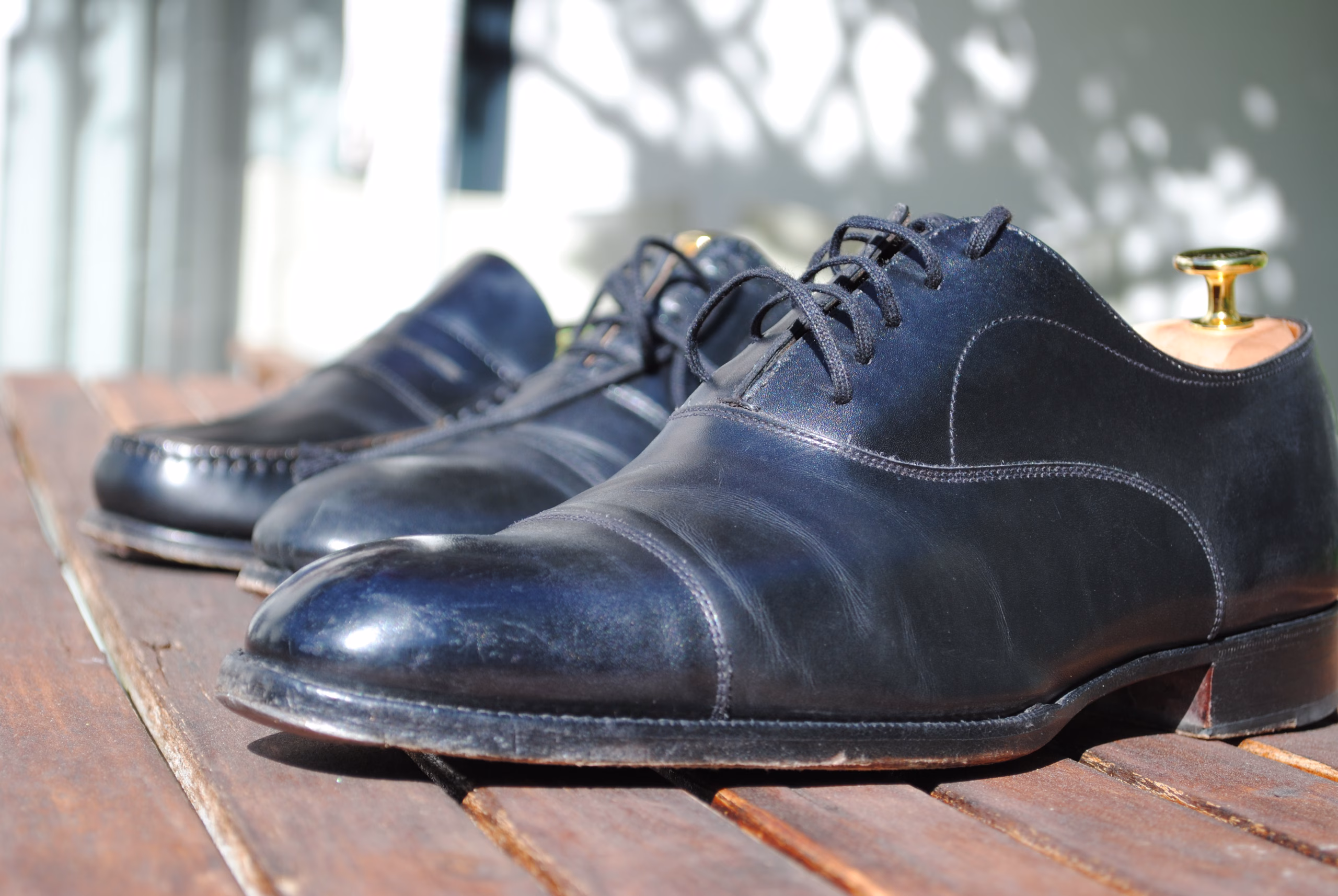 Evitem usar sapatos pretos durante o verão